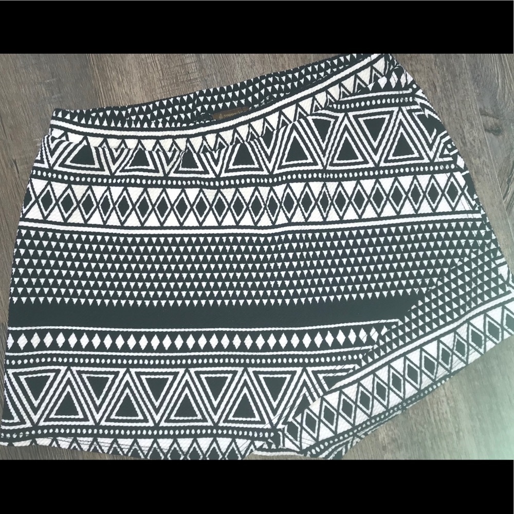 Copper Key, tribal black & white skort